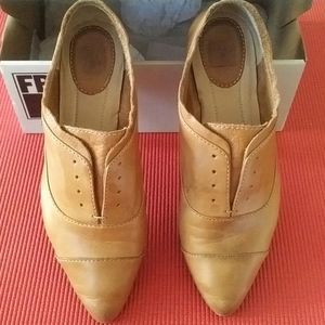 Frye women's rose slip on shoes size 8M